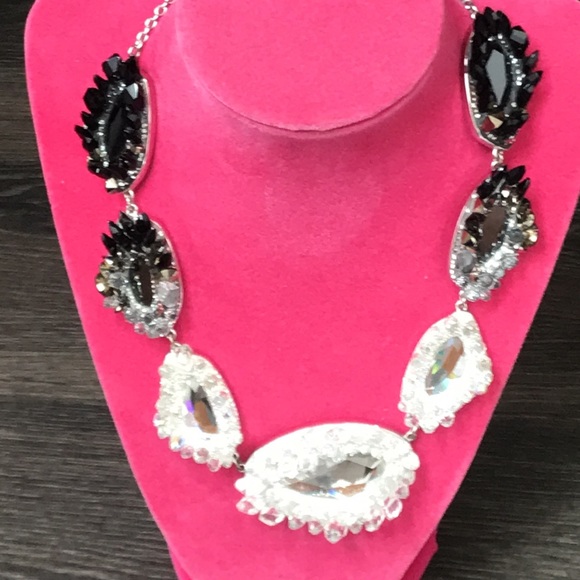 Gorgeous Authentic Swarovski black Collar Necklace - Picture 13 of 16